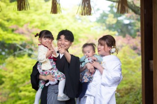 【毘沙門堂】桜と共にご家族と撮影できるお寺