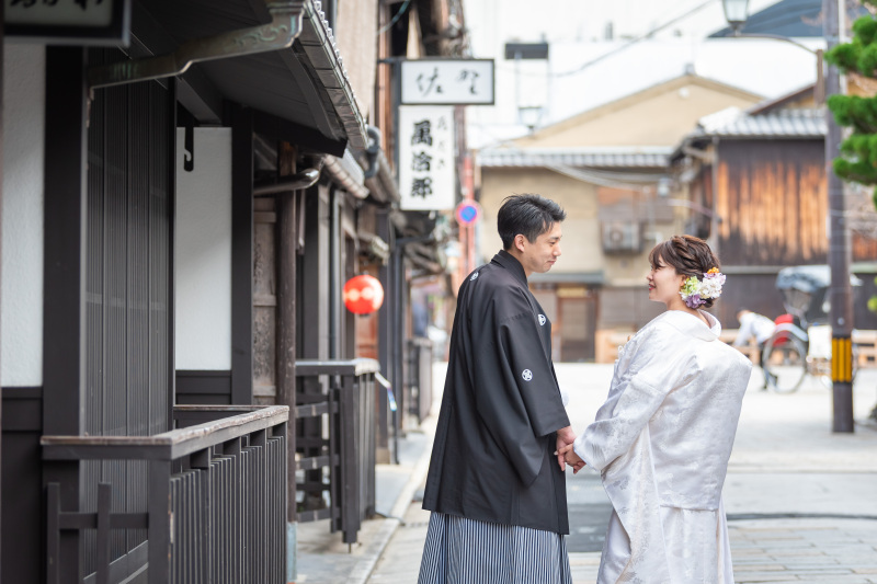 白無垢で祇園