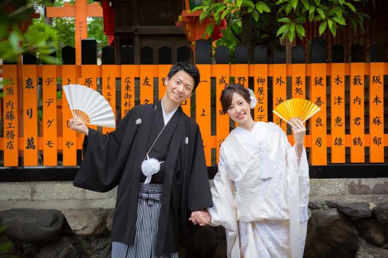 扇子を使って…