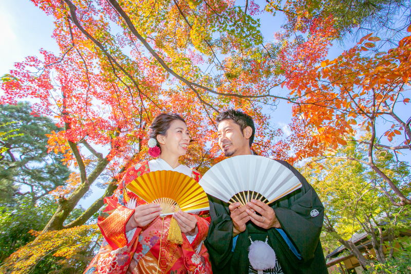 扇子を広げて！