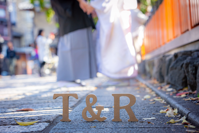 イニシャルウッド