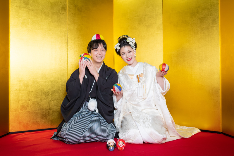 和室でお遊びポーズ