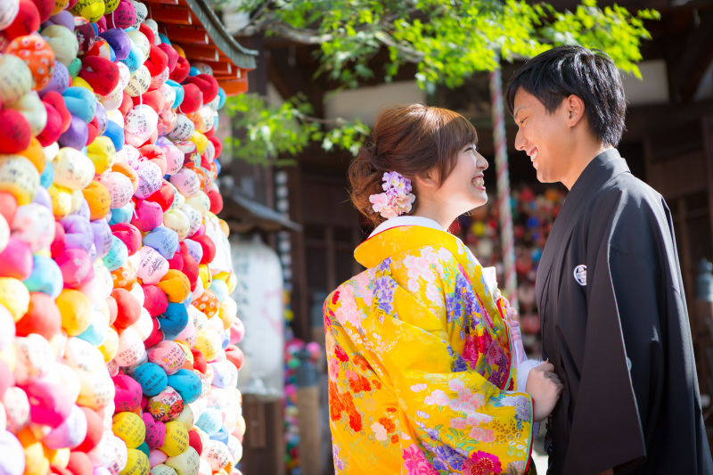 笑顔で見つめあって