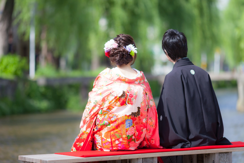 白川の水面を見つめて
