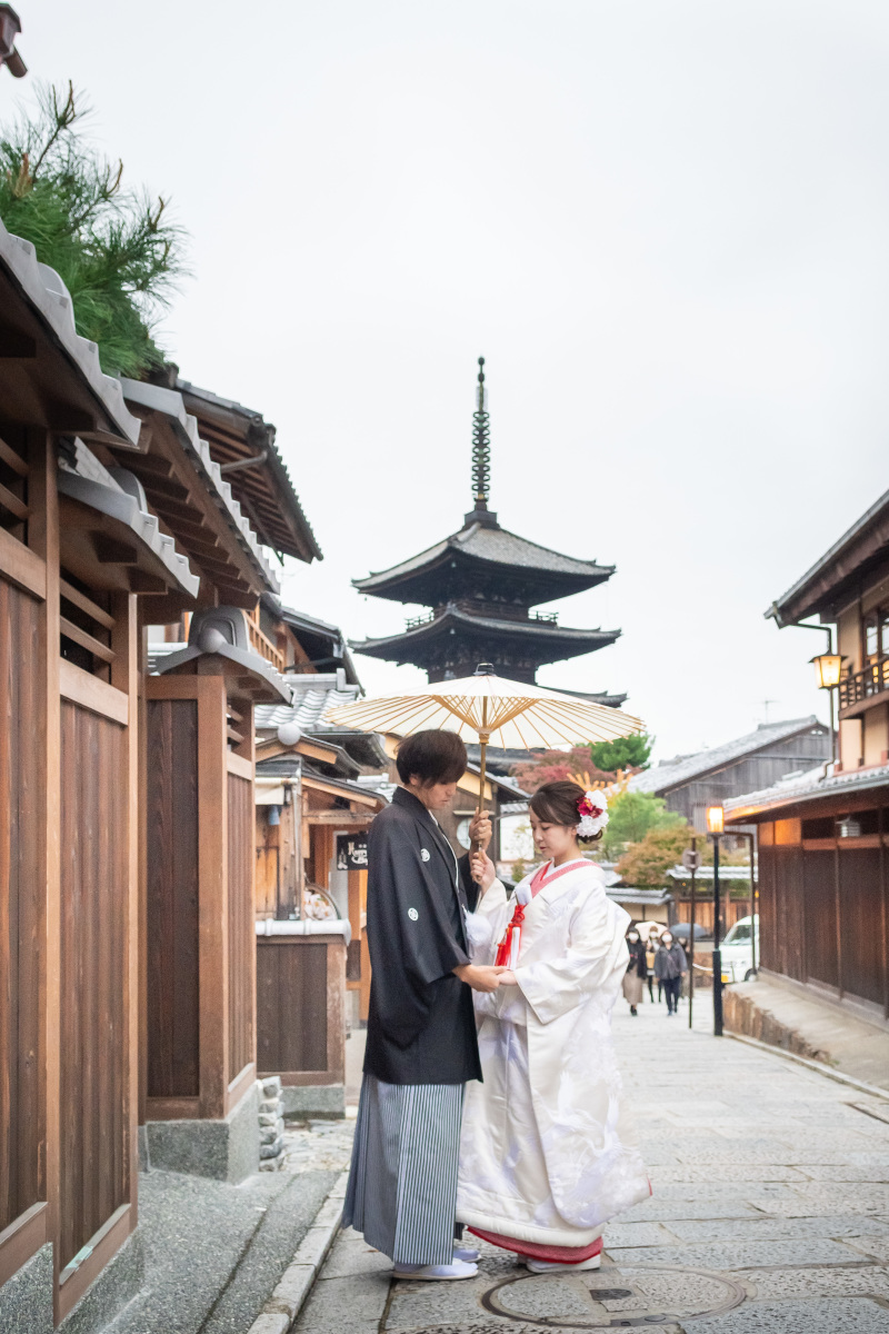 遠くに八坂の塔