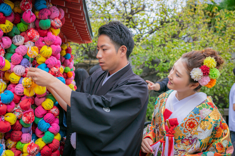 お守りをくくります！