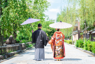 人が少ない時期に