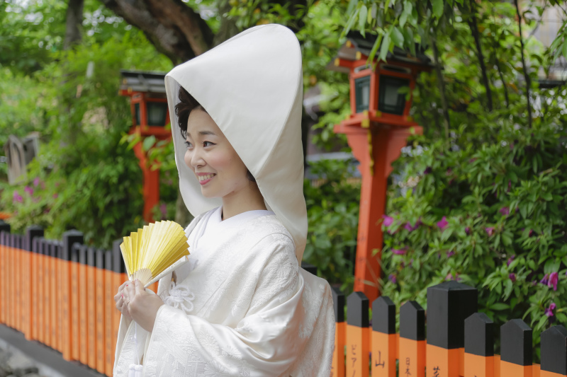 微笑みください。