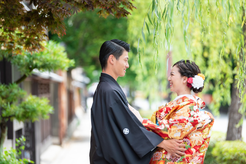 見つめ合って…