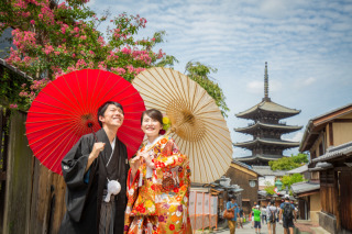夏空の八坂の塔