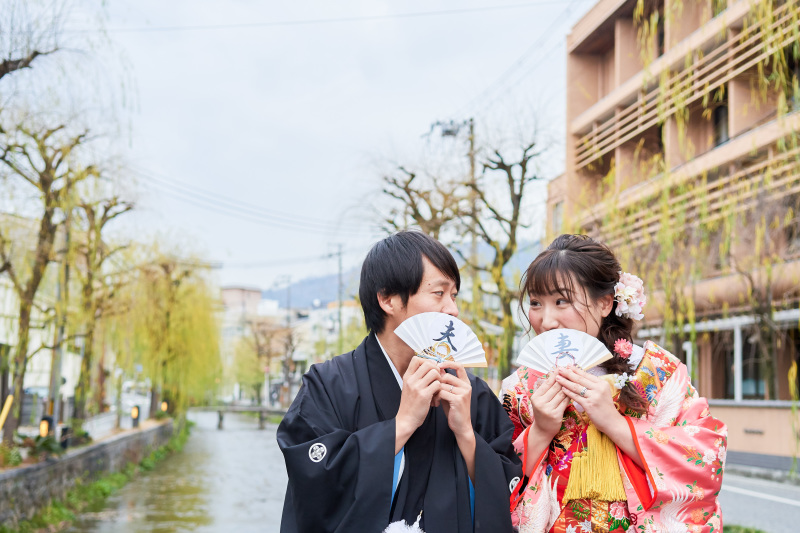 お口元を隠しても・・・