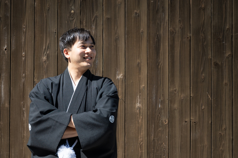 シンプルな背景で