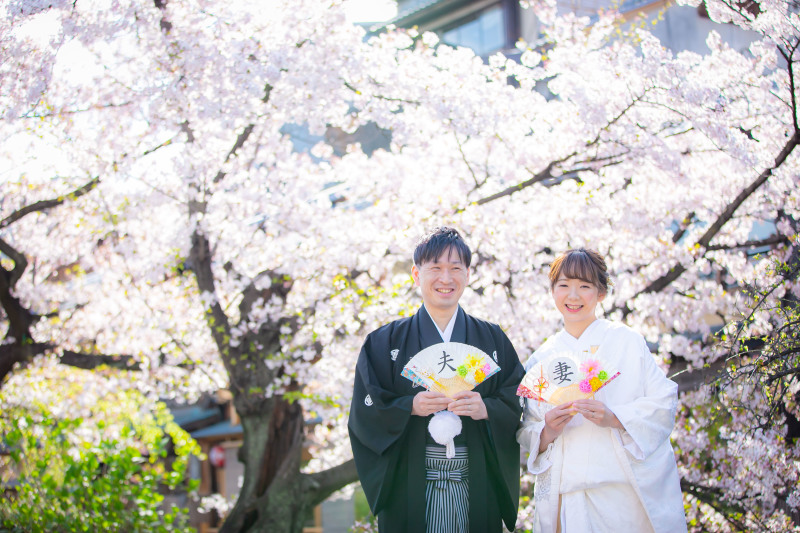 桜をバックに♪