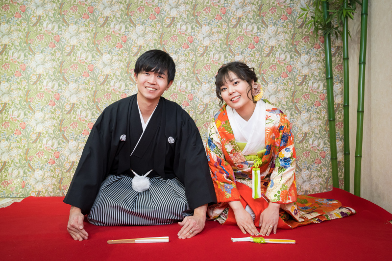 サロンに戻って