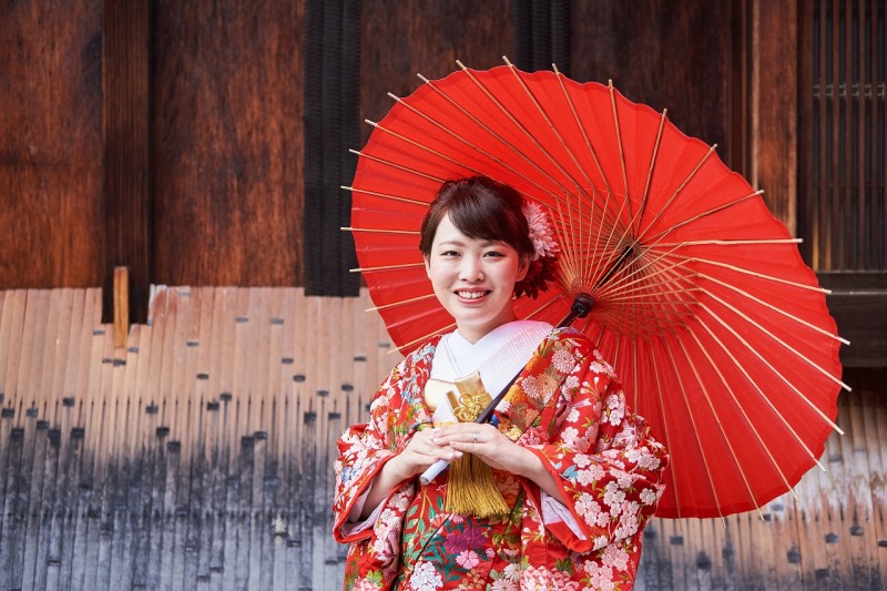 赤傘をもって♪