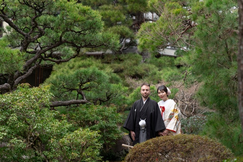 木々に囲まれて