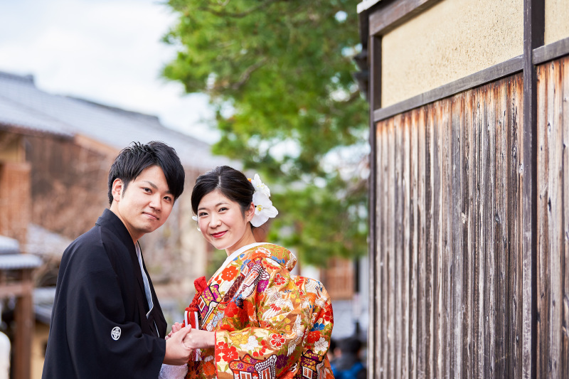 賑やかな【八坂】と2人っきりの【和室】