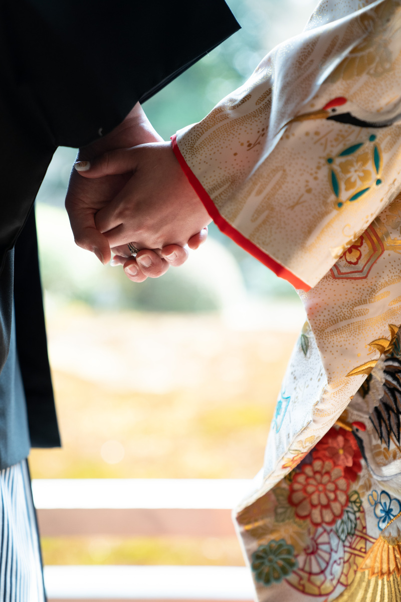 手つなぎショットも！