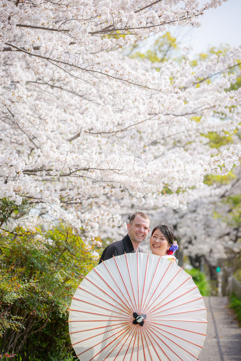 白傘からひょっこり♡