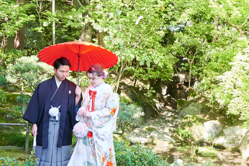 水が流れる日本庭園