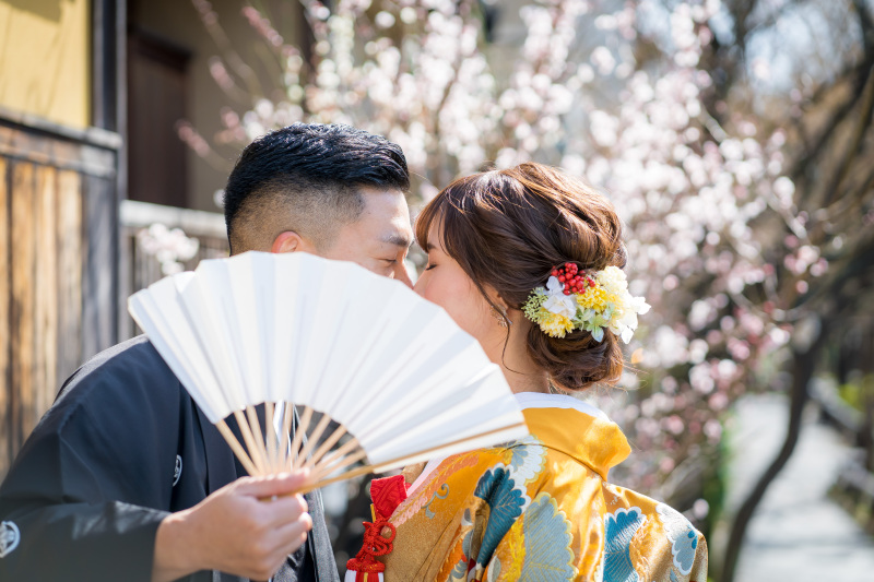 口元を隠して♡