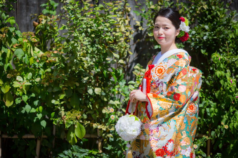 鮮やかな色打掛。