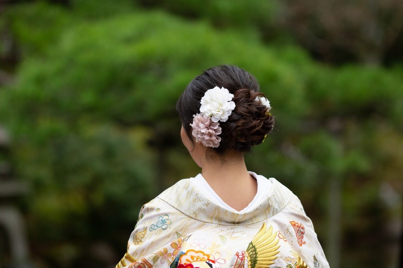 大振りな髪飾り