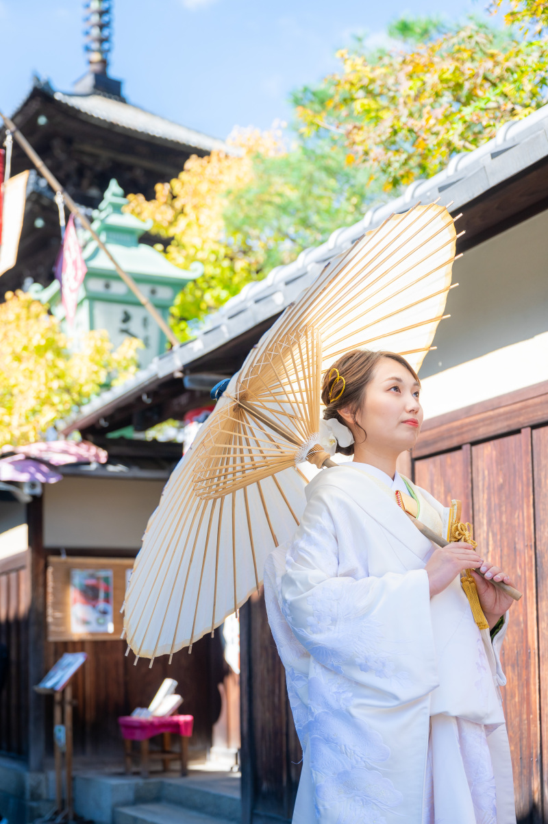 午後の日差しの八坂の塔