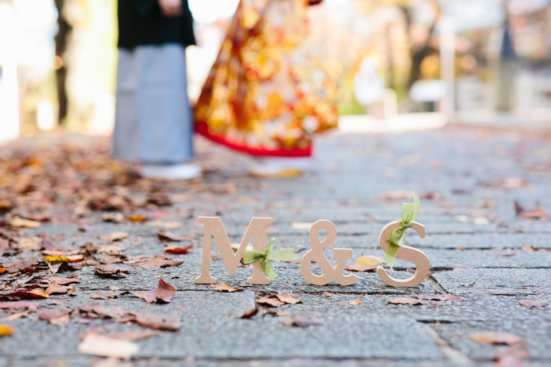 イニシャルウッド