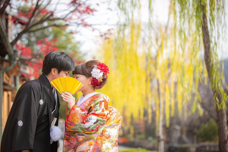 口元を隠して♡