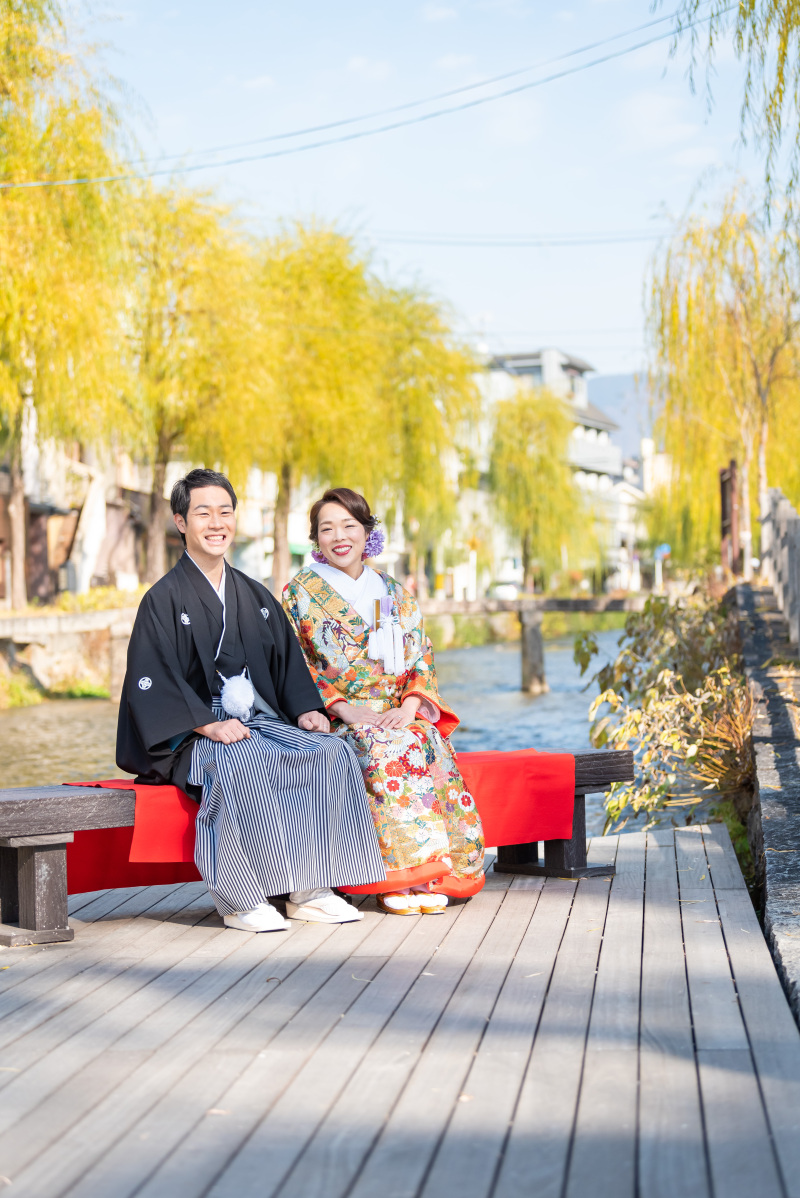 ベンチに座って