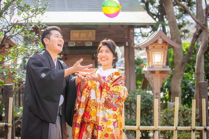 紙風船をぽんぽーん