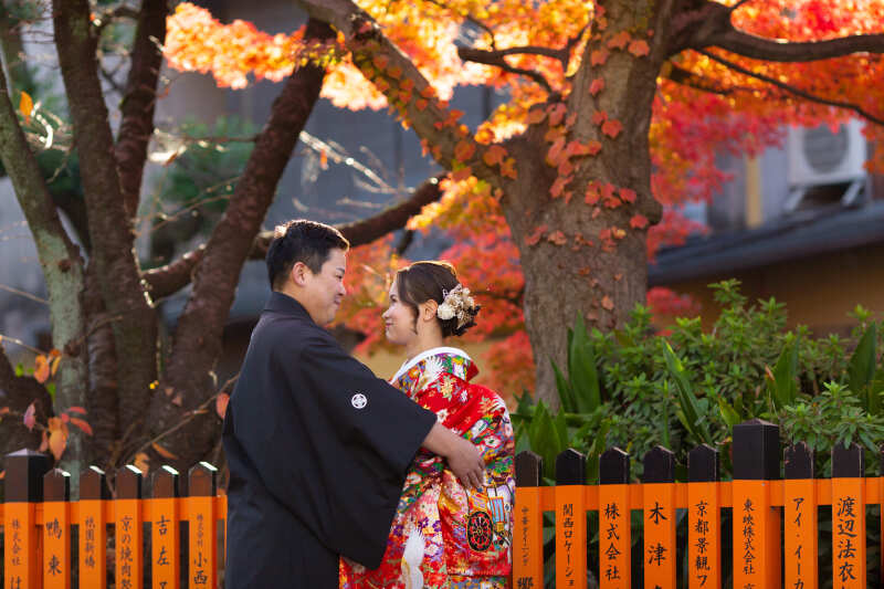 秋の紅葉シーズンに彩られた祇園と茶室庭園での前撮りレポート
