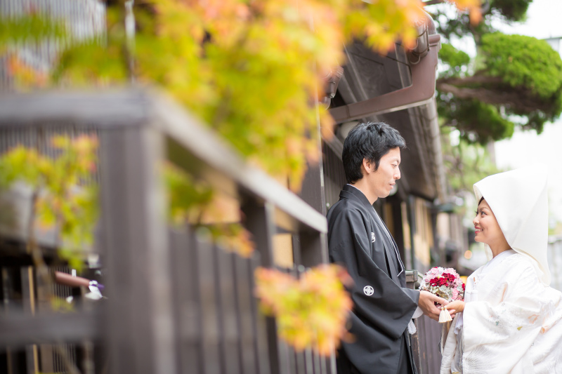 紅葉をぼかして