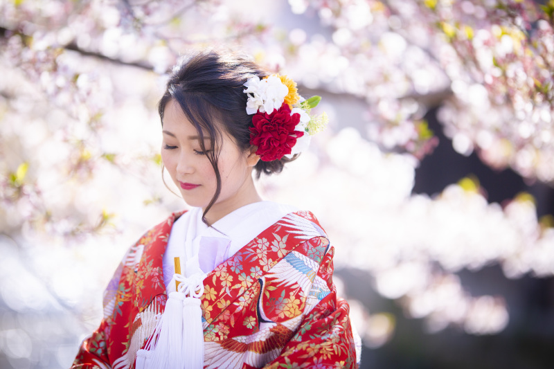 桜を幻想的な雰囲気で…とっても明るい新婦様でしたが、あえてしっとりと撮影しました。あまり普段撮れないいつもと違う自分を撮影できたらなと思っています。