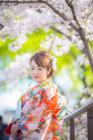 明るい笑顔も最高ですが、なかなか普段はできないような女優顔も撮ってあげたいなあと思っています。