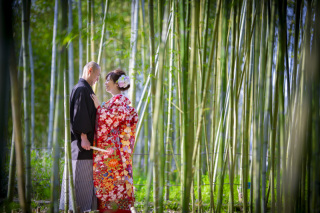 自然公園の竹林での一枚。その日その日で一番キレイな場所を探して撮影していきます！