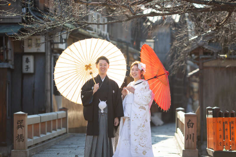 【2月限定特典】人気の刺繍半衿が無料!冬の祇園・和装1点ロケプラン