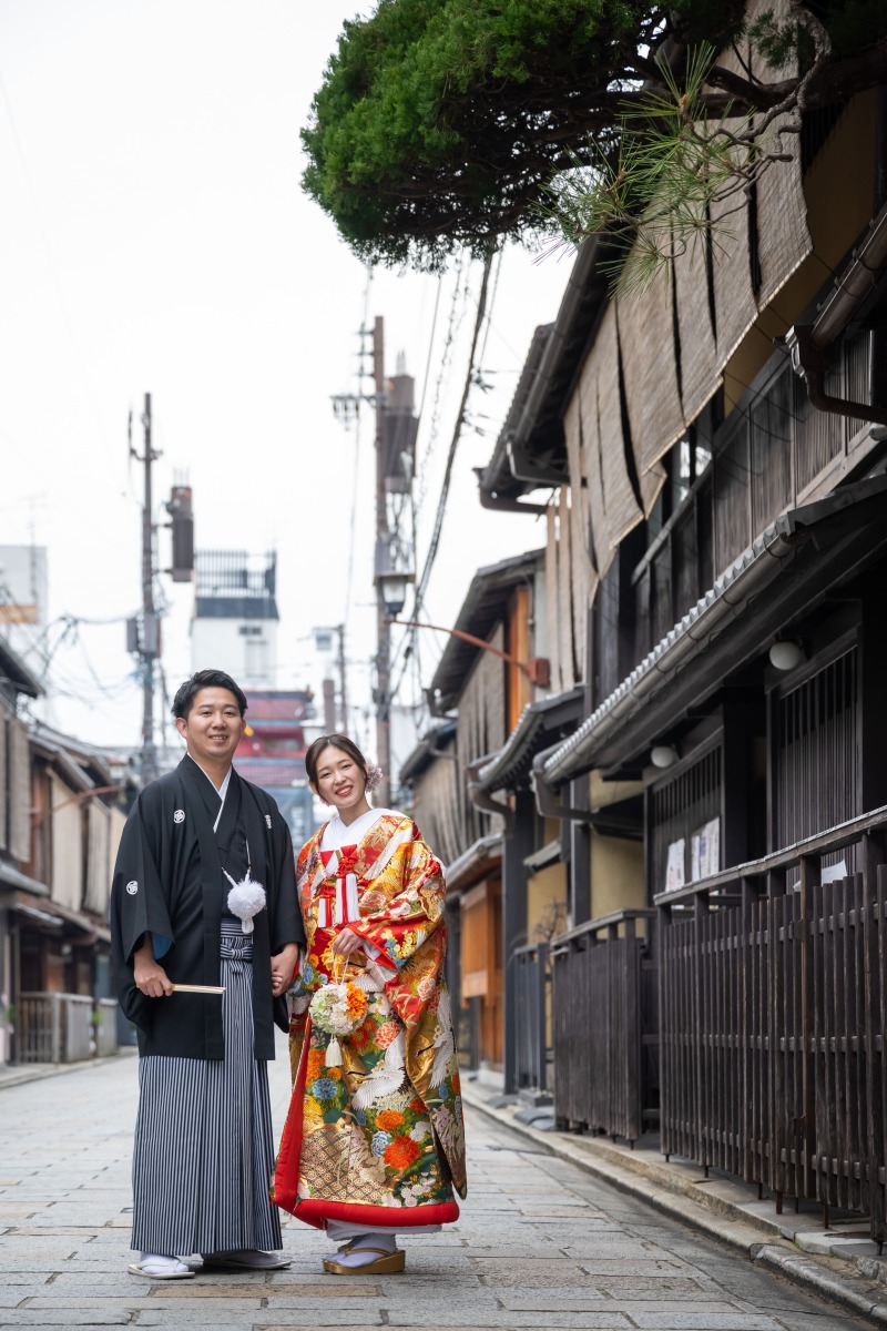 【2月限定特典】人気の刺繍半衿が無料!冬の祇園・和装1点ロケプラン