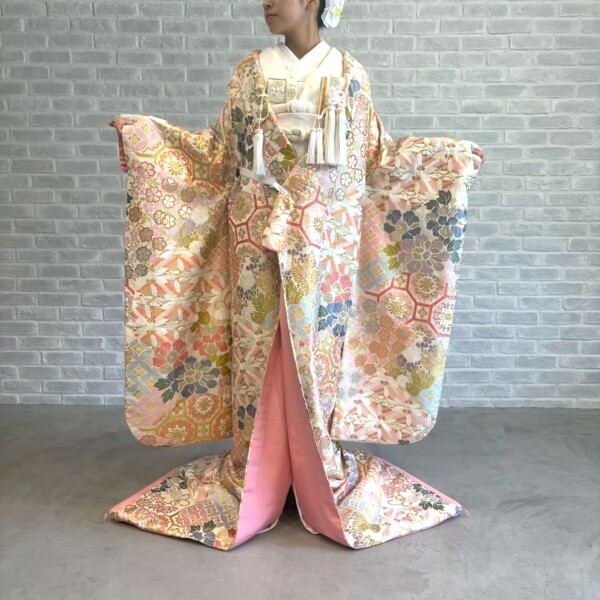 白地唐織鶴菱亀甲に桜