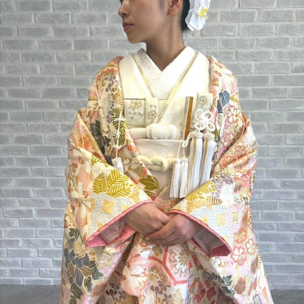 白地唐織鶴菱亀甲に桜
