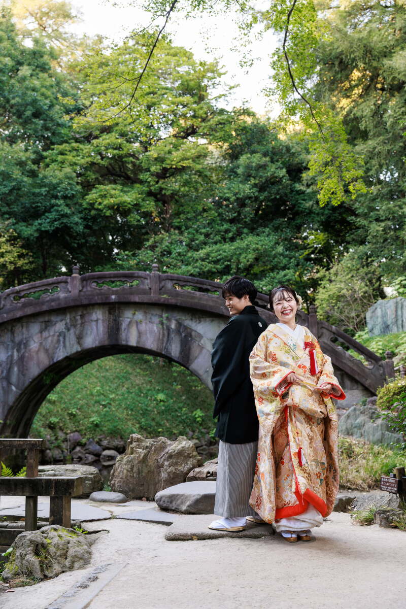 シンボルを背景に