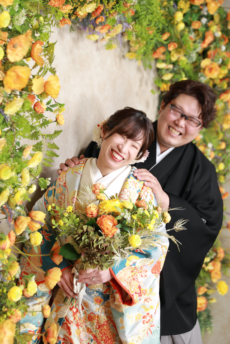 お花の中からひょっこり