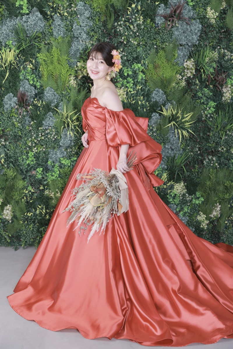 イチオシのテラコッタドレスで！