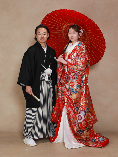 華やかな打掛・紋服の2ショット