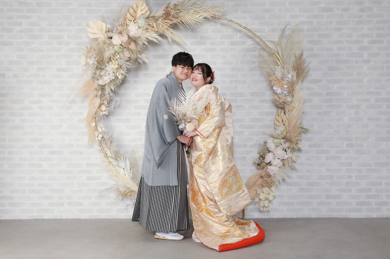 二人で頬を寄せ合って