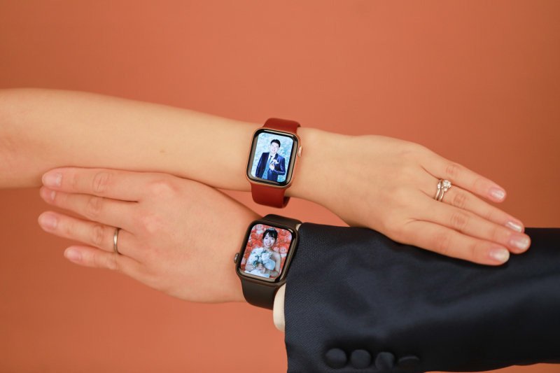 スマートウォッチにお互いのお写真を映して…