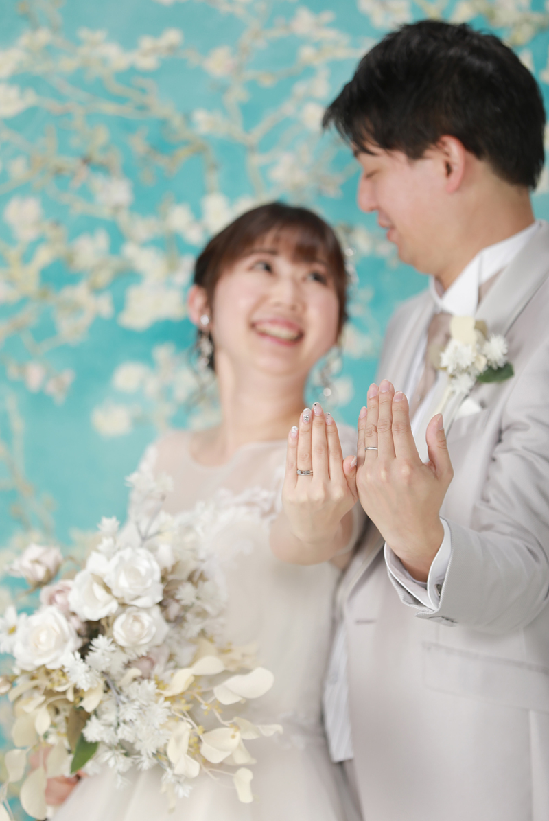 指輪にフォーカスを当てて