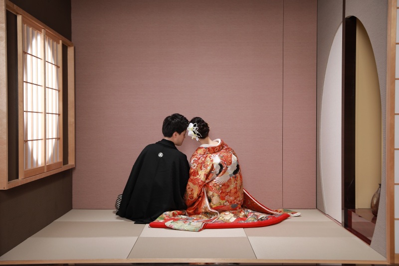 バックショットでおでこコツン…♡