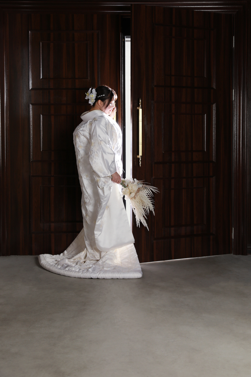 うしろ姿も素敵な白無垢